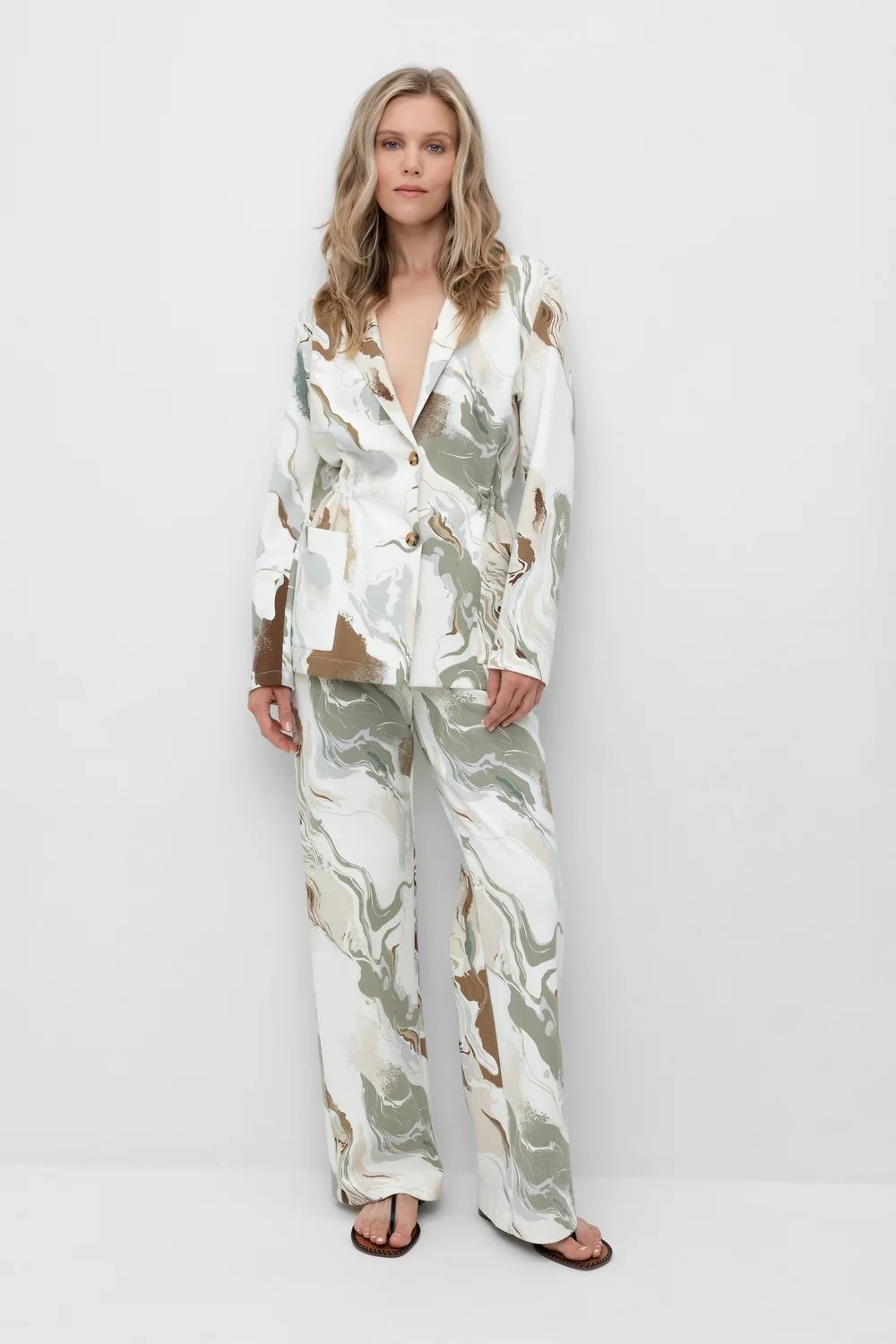 СКИДКИ!! до 31.03.VERY NEAT Жакет ЕВТ 3208