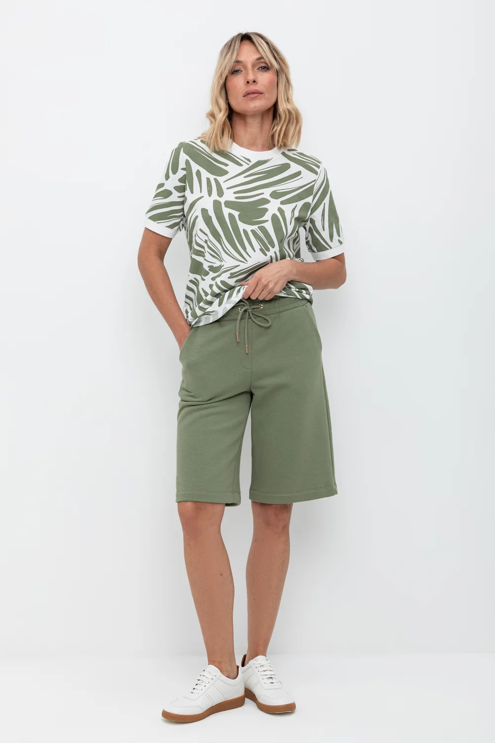 СКИДКИ!! до 31.03.VERY NEAT Шорты ЕВТ 4095