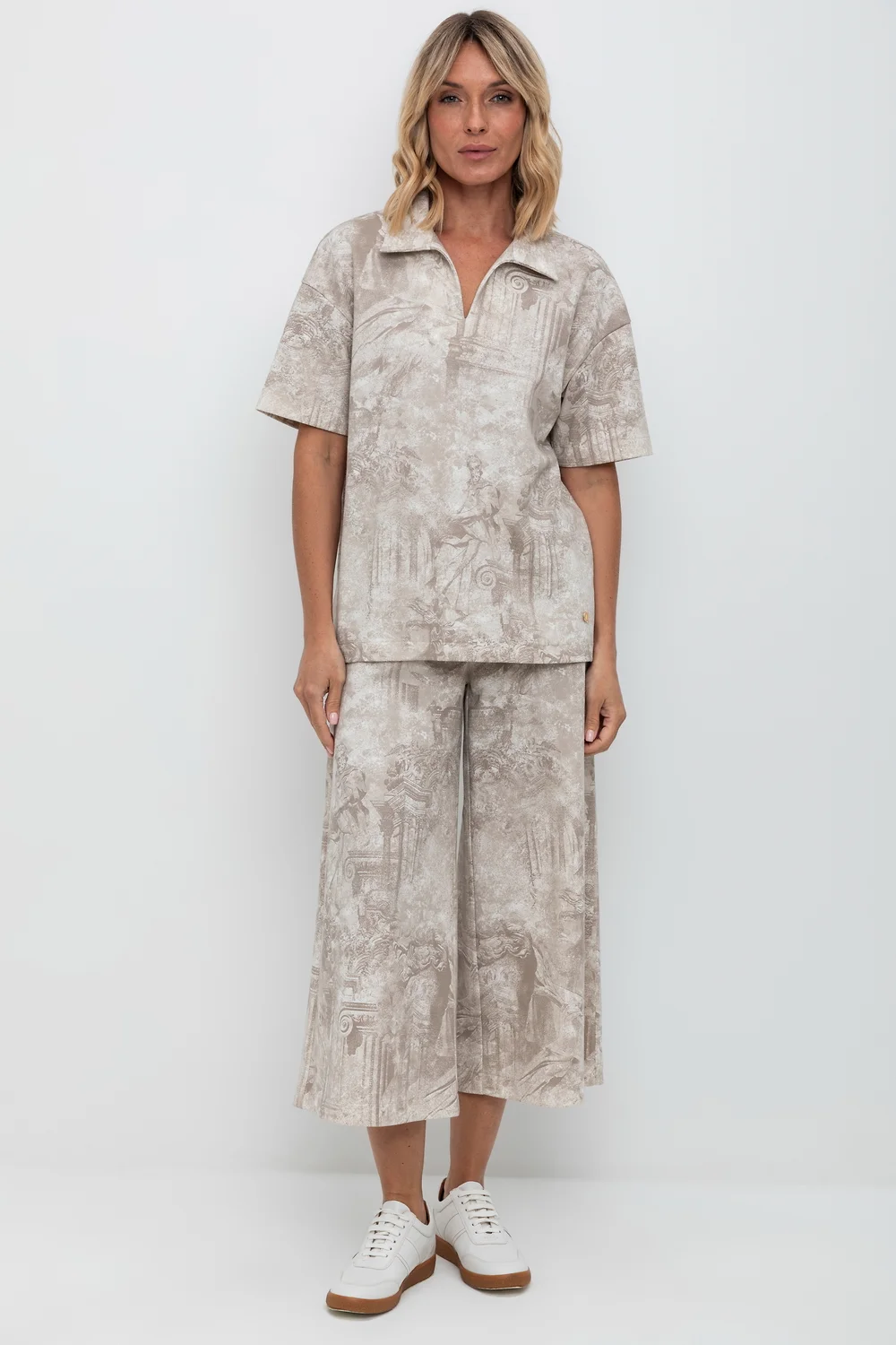 СКИДКИ!! до 31.03.VERY NEAT Фуфайка ЕВТ 3214