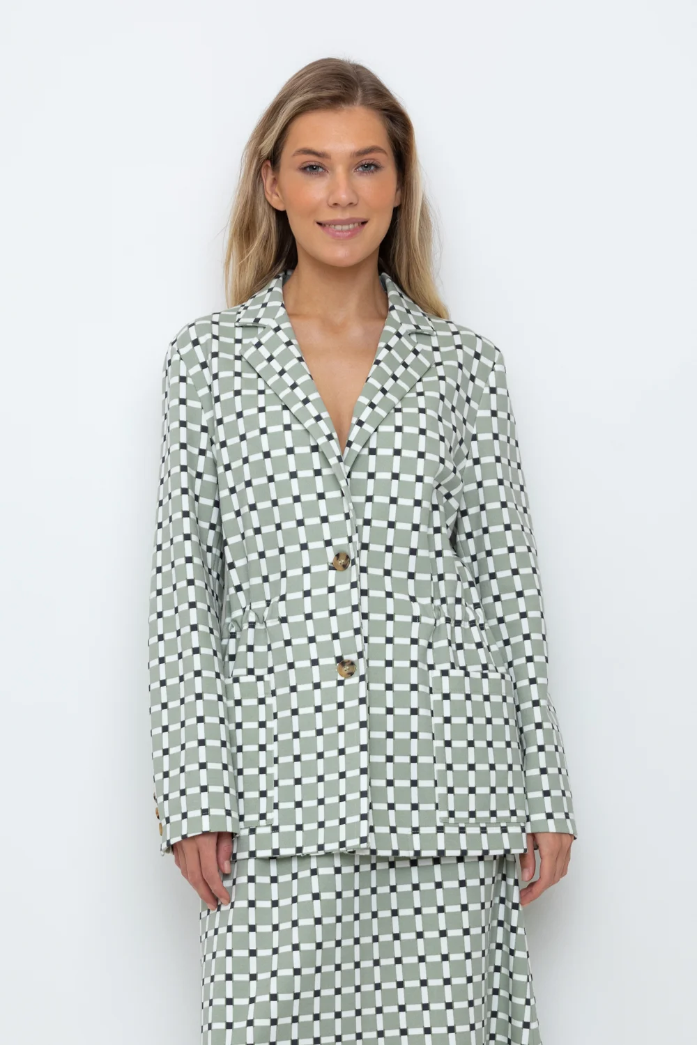 СКИДКИ!! до 31.03.VERY NEAT Жакет ЕВТ 3208