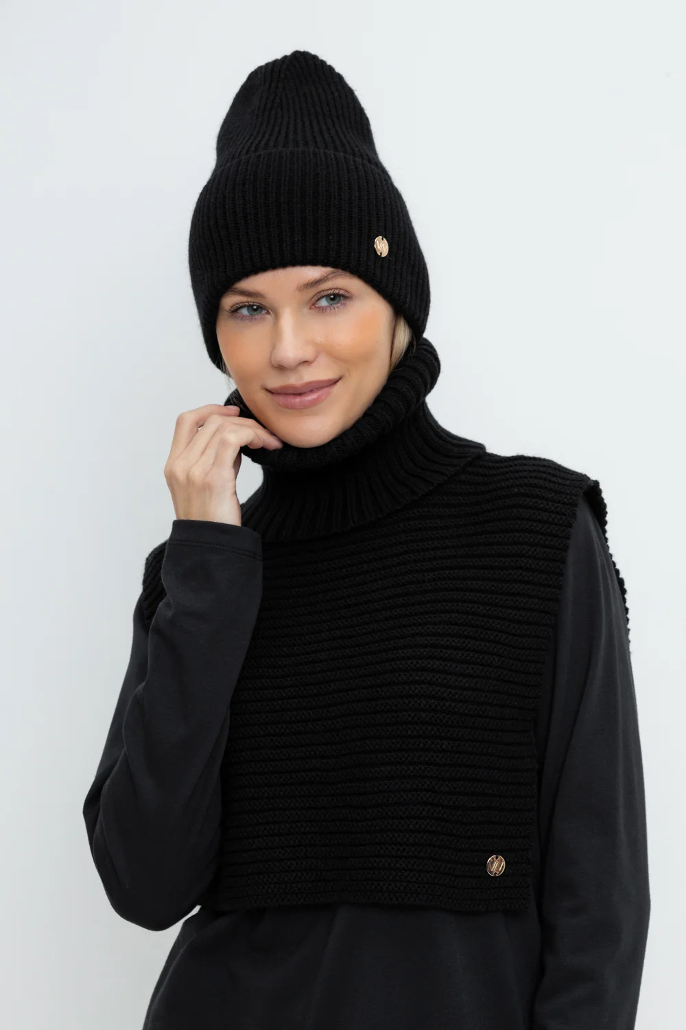 СКИДКИ!! до 31.03.VERY NEAT Шапка ЕВ 205/24ш