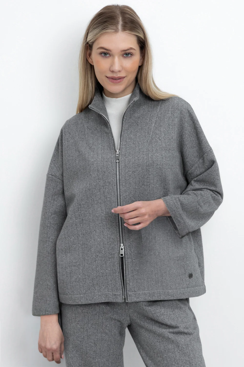 СКИДКИ!! до 31.03.VERY NEAT Жакет ЕВТ 3250