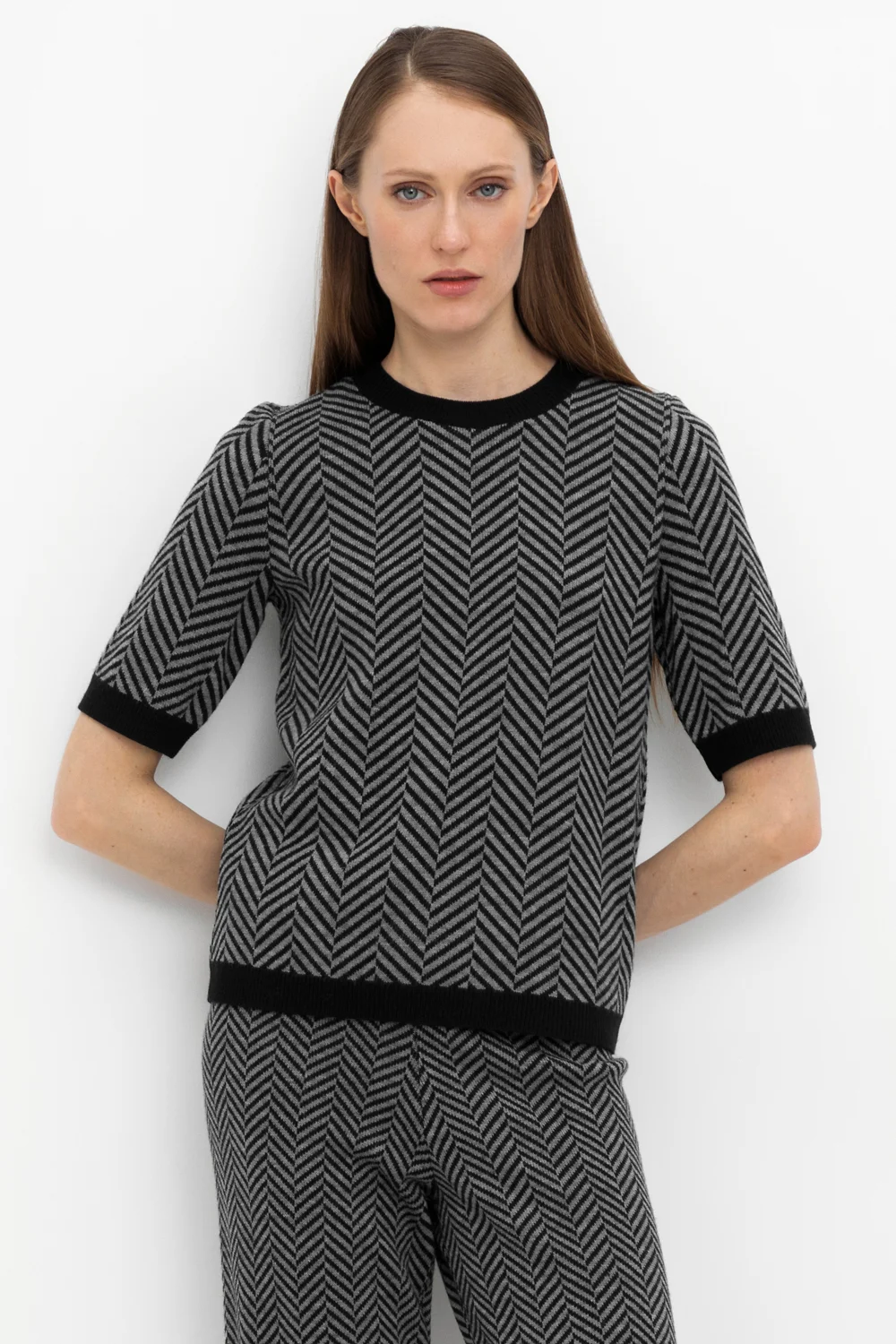 СКИДКИ!! до 31.03.VERY NEAT Джемпер ЕВ 30104/24ш