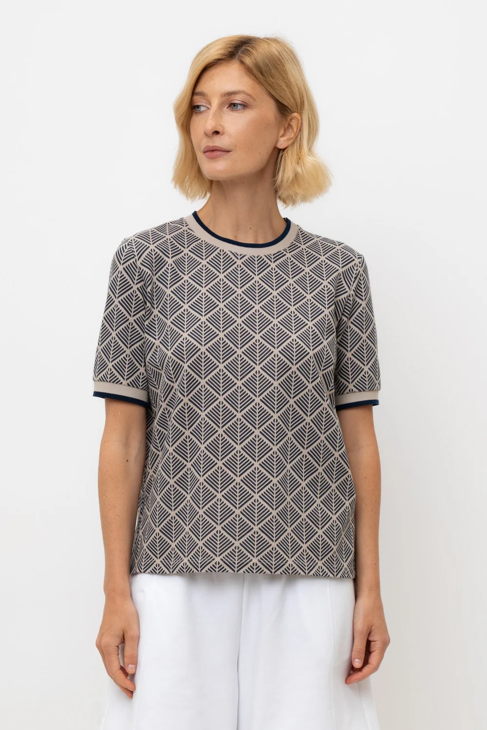 СКИДКИ!! до 31.03.VERY NEAT Футболка ЕВТ 3220