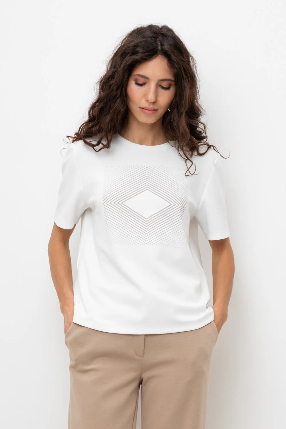 СКИДКИ!! до 31.03.VERY NEAT Футболка ЕВТ 3297