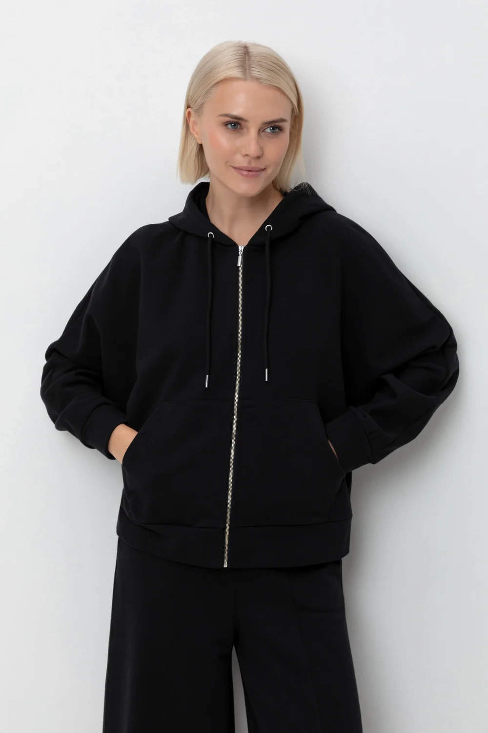 СКИДКИ!! до 31.03.VERY NEAT Толстовка ЕВТ 3312