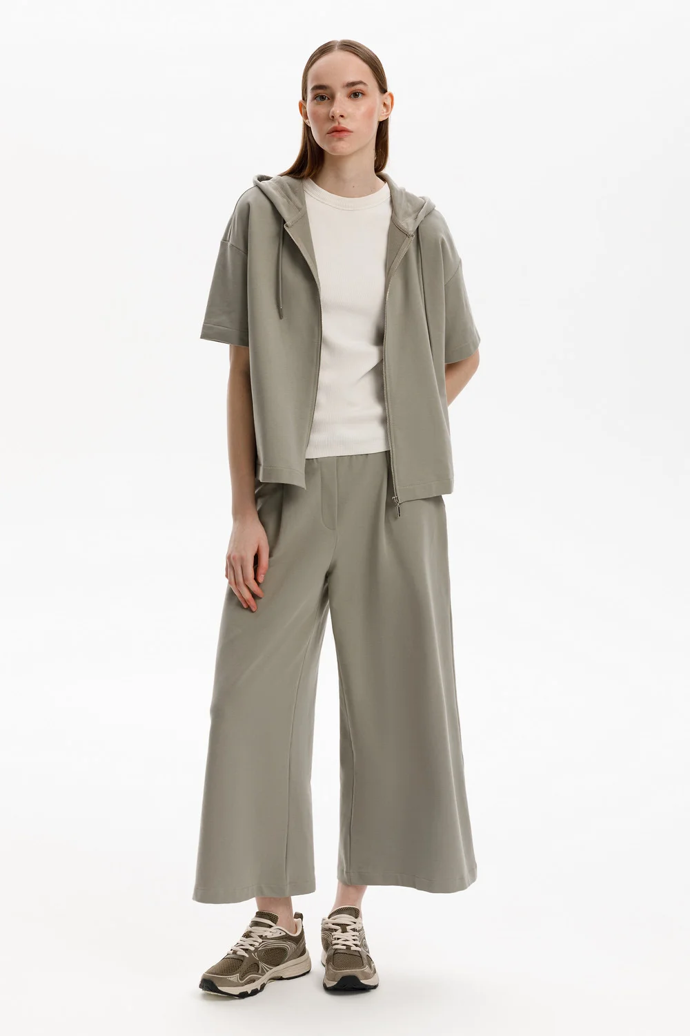 СКИДКИ!! до 31.03.VERY NEAT Толстовка ЕВТ 3287