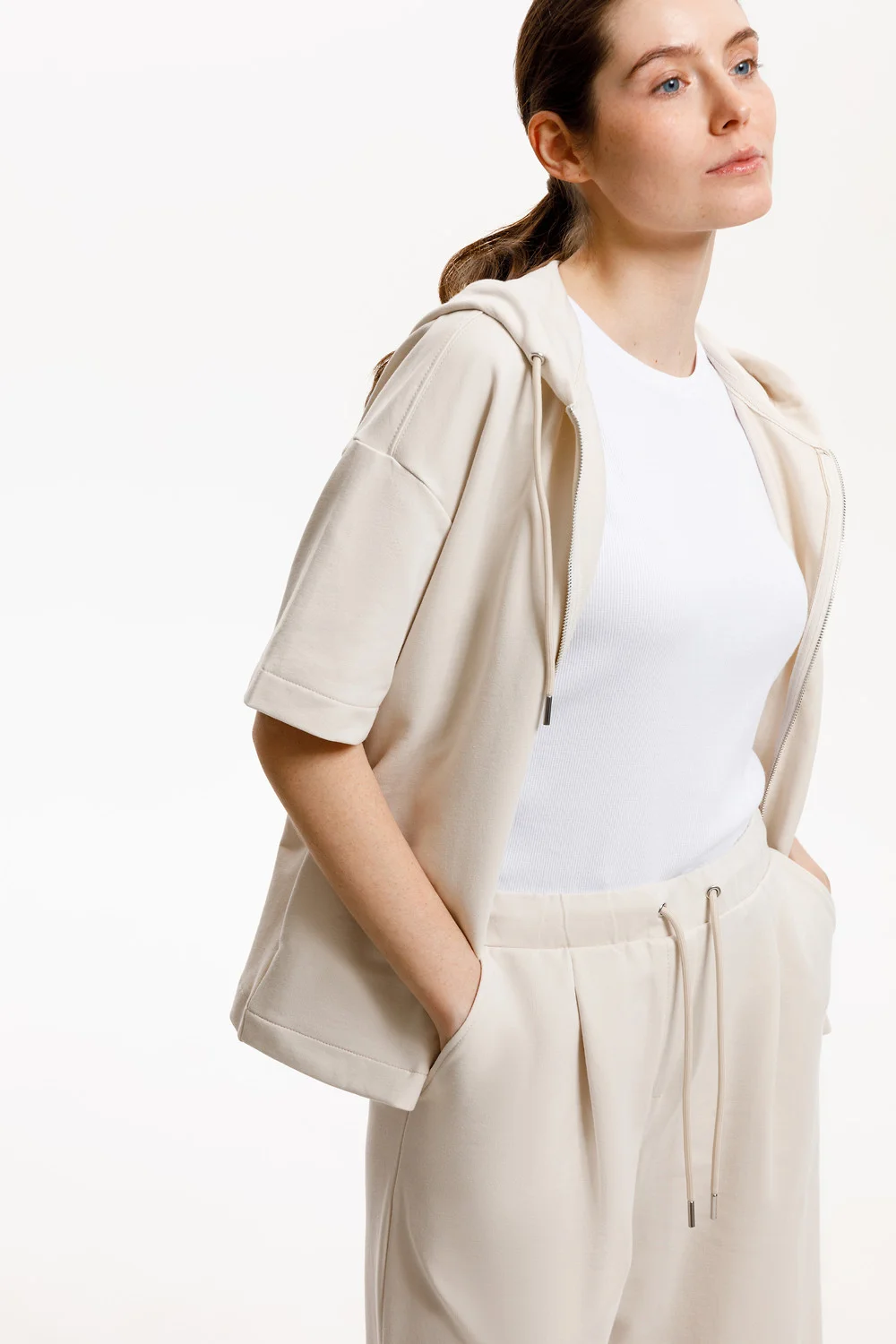 СКИДКИ!! до 31.03.VERY NEAT Толстовка ЕВТ 3287