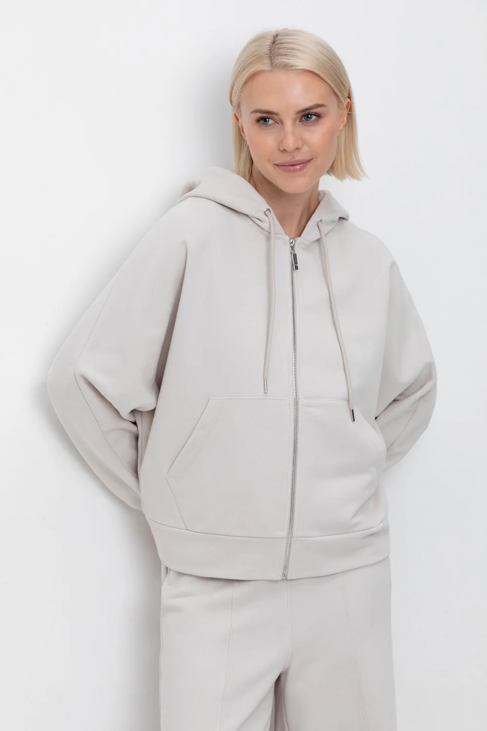 СКИДКИ!! до 31.03.VERY NEAT Толстовка ЕВТ 3312